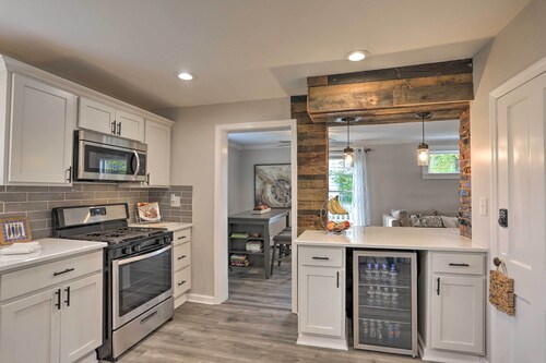 Pet-friendly Home - 1/2 Mi to Downtown Willoughby!