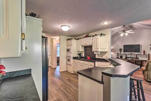 Apartment (4 Bedrooms) | Interior - < 2 Mi to Lake Coronado: Apt w/ Grill! (Hot Springs Village)