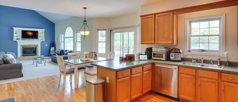 House (5 Bedrooms) | Interior