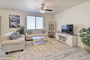 House (3 Bedrooms) | Interior - Modern Kingman Vacation Rental, 5 Mi to Dtwn! (Kingman)
