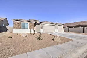 House (3 Bedrooms) | Interior - Modern Kingman Vacation Rental, 5 Mi to Dtwn! (Kingman)