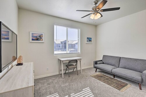 Modern Kingman Vacation Rental, 5 Mi to Dtwn!
