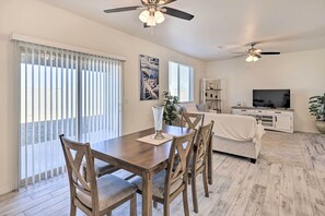 Interior - Modern Kingman Vacation Rental, 5 Mi to Dtwn! (Kingman)