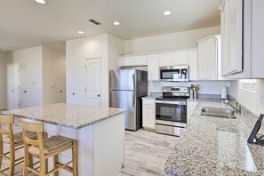 House (3 Bedrooms) | Interior