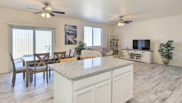 House (3 Bedrooms) | Interior