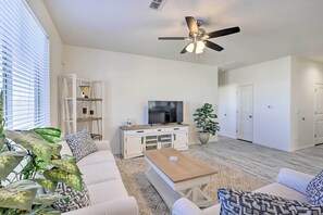 House (3 Bedrooms) | Interior - Modern Kingman Vacation Rental, 5 Mi to Dtwn! (Kingman)