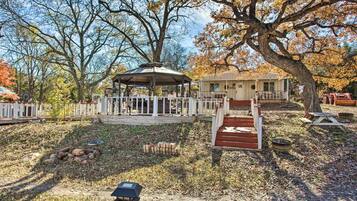 Cottage (2 Bedrooms) | Interior