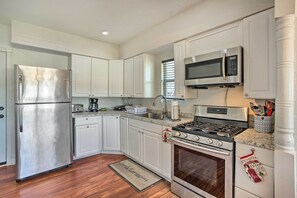 Cottage (2 Bedrooms) | Interior