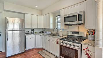 Cottage (2 Bedrooms) | Interior