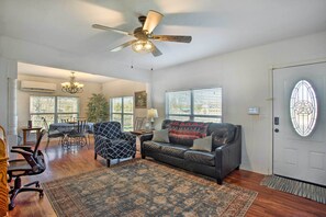 Cottage (2 Bedrooms) | Interior