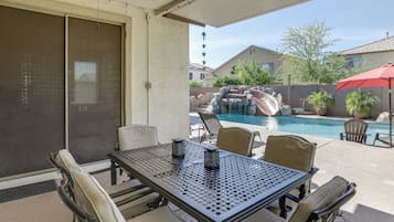 House (4 Bedrooms) | Interior