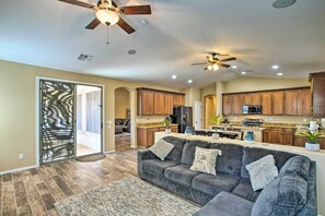 House (4 Bedrooms) | Interior