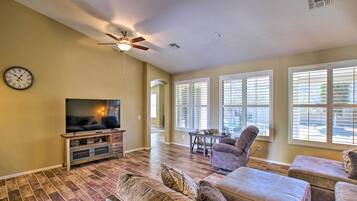 House (4 Bedrooms) | Interior