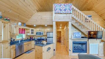 House (2 Bedrooms) | Private kitchen | Microwave, oven, stovetop, dishwasher