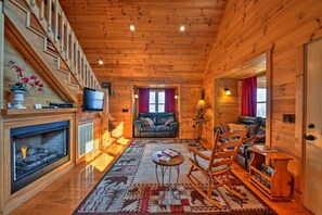 Fernseher, Kamin, DVD-Player, Bücher
