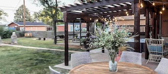 Pet-friendly Clovis Home: Yard, Pergola & Hot Tub