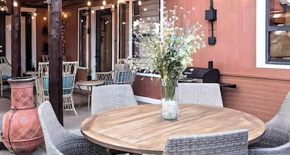 Pet-friendly Clovis Home: Yard, Pergola & Hot Tub