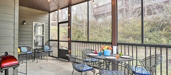 Branson West Villa w/ Golf Course View & Pool!