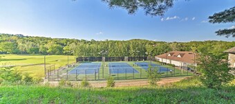 Branson West Villa w/ Golf Course View & Pool!