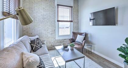 Bright San Marcos Apartment w/ Ideal Location