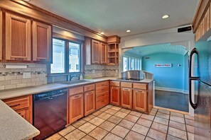 Cottage (4 Bedrooms) | Interior - Common Fence Point Cottage w/ Ocean Views! (Portsmouth)