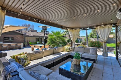 Scottsdale Oasis w/ Outdoor Bar & Pool!