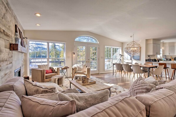 House (3 Bedrooms) | Front of property