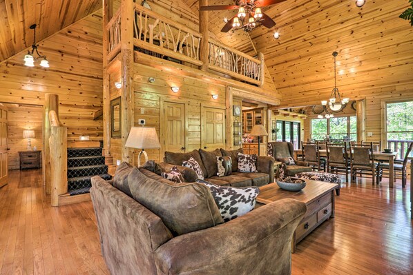 Interior - Expansive Smoky Mountain Retreat w/ Hot Tub & Deck (Sevierville)
