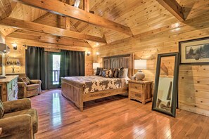 Interior - Expansive Smoky Mountain Retreat w/ Hot Tub & Deck (Sevierville)