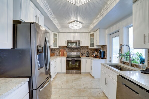 House (4 Bedrooms) | Interior