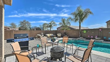 House (5 Bedrooms) | Front of property