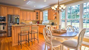 House (4 Bedrooms) | Interior