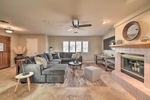 Interior - 1 Mi to Beach: Lake Havasu Oasis w/ Lake View (Lake Havasu City)
