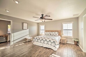 Interior - 1 Mi to Beach: Lake Havasu Oasis w/ Lake View (Lake Havasu City)