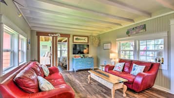 House (3 Bedrooms) | Front of property