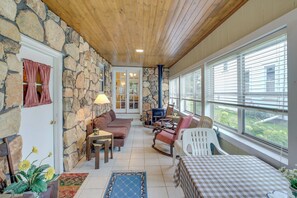 المنشأة من الداخل