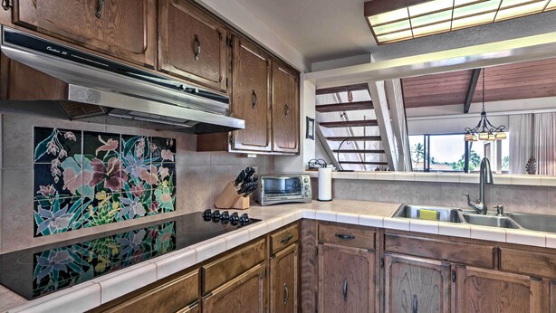 Apartment (2 Bedrooms) | Interior - Kailua-kona Condo w/ Ocean & Golf Course Views! (Kailua-Kona)