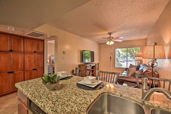 Apartment (1 Bedroom) | Interior - South Sedona Condo w/ Pool Access - Walk to Shops! (Sedona)