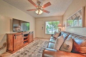 Apartment (1 Bedroom) | Interior - South Sedona Condo w/ Pool Access - Walk to Shops! (Sedona)