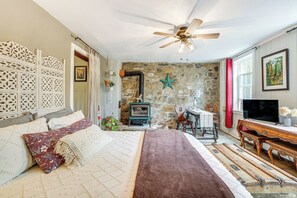 Apartment (1 Bedroom) | Interior - Charming Getaway < 1 Mi to Downtown Lambertville! (Lambertville)