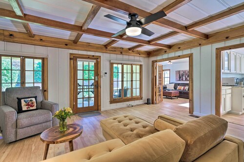 Wine Country Escape w/ Hot Tub in River Pines!