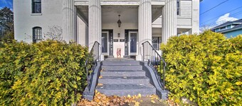 Historic Family Home 2 Mi to Lake Erie & Zoo!