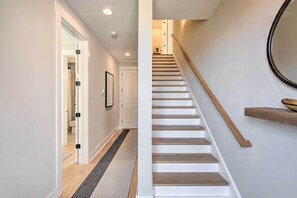 Interior - New! Modern ATL Abode w/ Rooftop Deck & City Views (Atlanta)