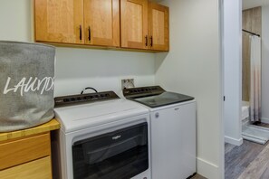 House (3 Bedrooms) | Interior - Modern Fairview Retreat: Spacious Deck + Mtn View! (Fairview)