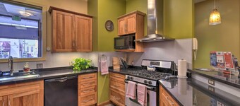 Idyllic Dtwn Anchorage Condo w/ Fireplace!