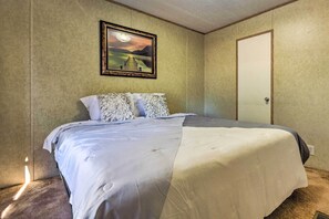 2 bedrooms, bed sheets - Cozy Gulf Breeze Home, 3 Mi to East Bay! (Gulf Breeze)