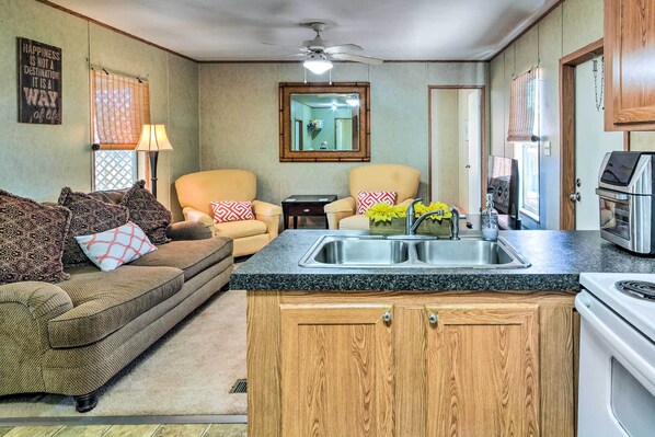 Interior - Cozy Gulf Breeze Home, 3 Mi to East Bay! (Gulf Breeze)