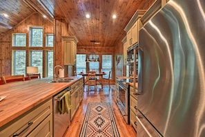 Interior - Away From It All in Broken Bow: Games, Hot Tub! (Broken Bow)