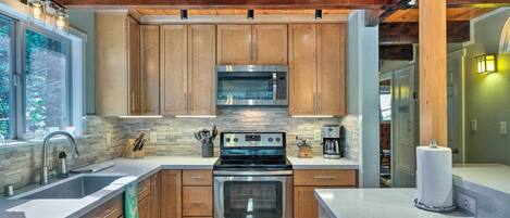 House (4 Bedrooms) | Interior