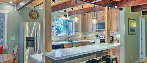 House (4 Bedrooms) | Interior